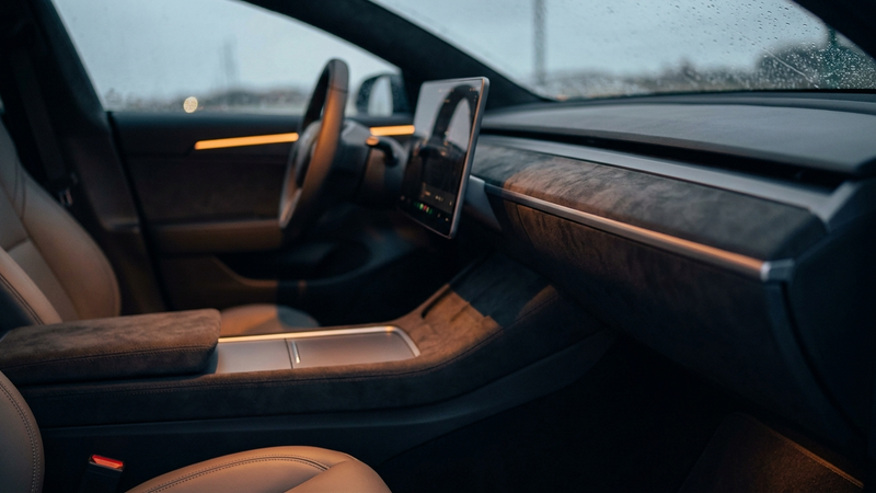 Alcantara folie til bilen: hva er det og hvor passer det?